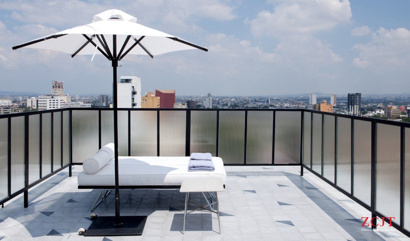 酒店露天陽臺設(shè)計